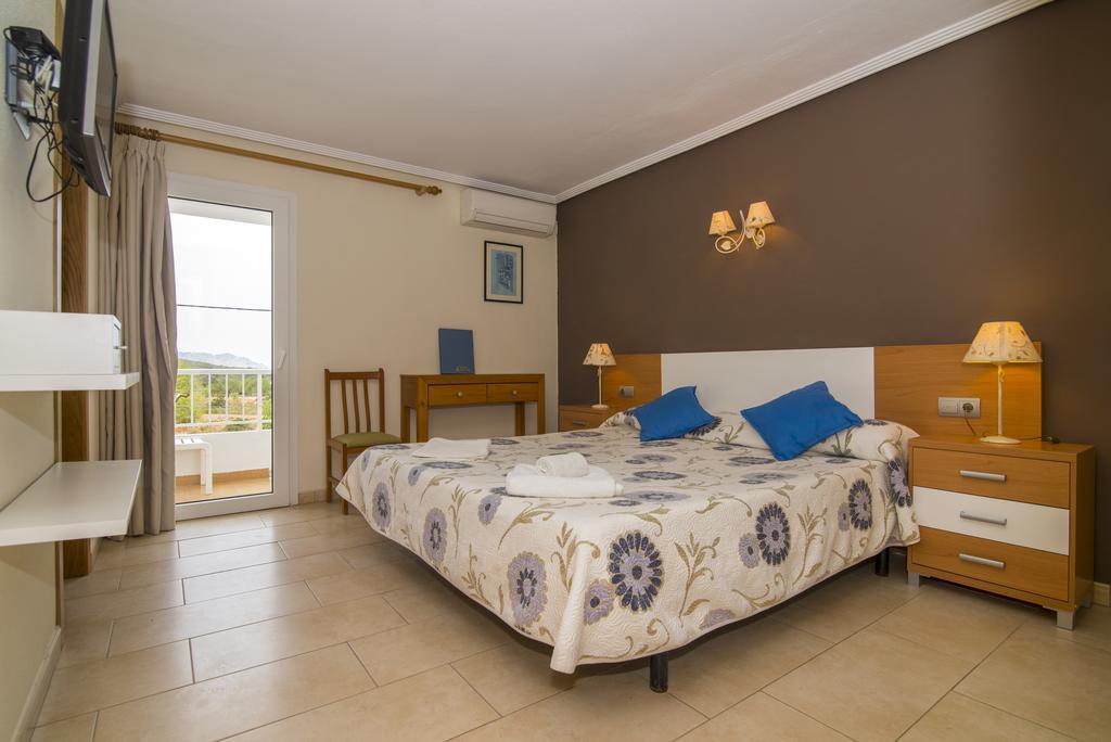 Hostal Cala Boix Es Cana Esterno foto