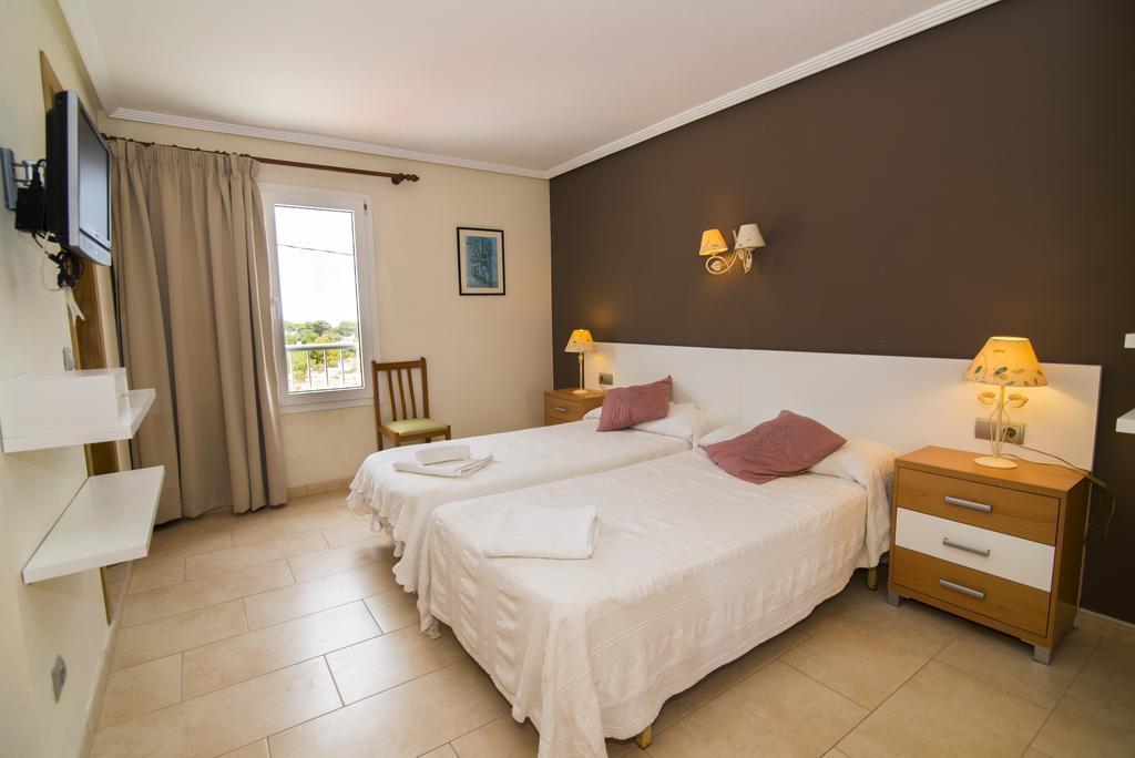 Hostal Cala Boix Es Cana Esterno foto