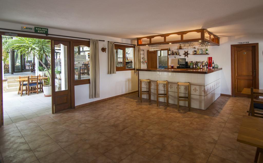 Hostal Cala Boix Es Cana Esterno foto