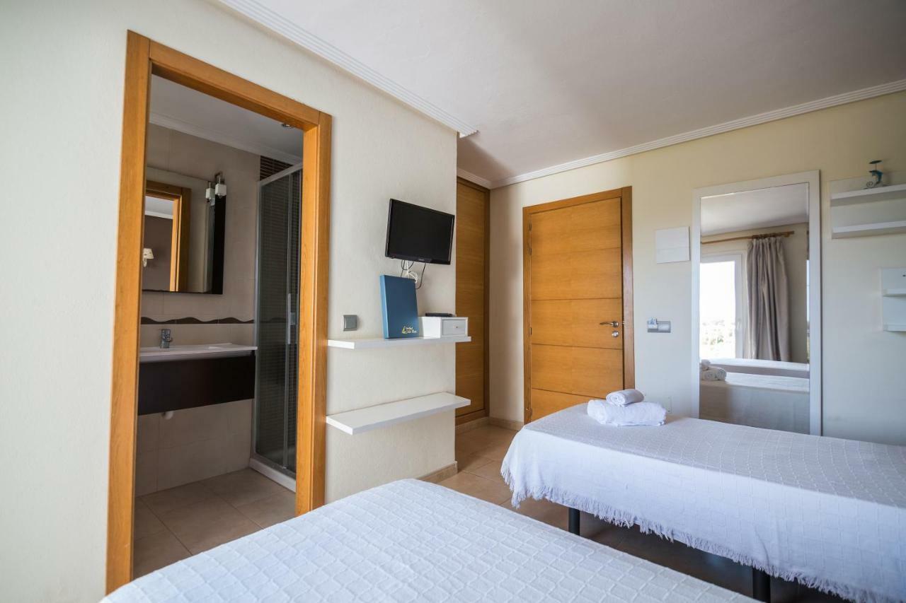 Hostal Cala Boix Es Cana Esterno foto