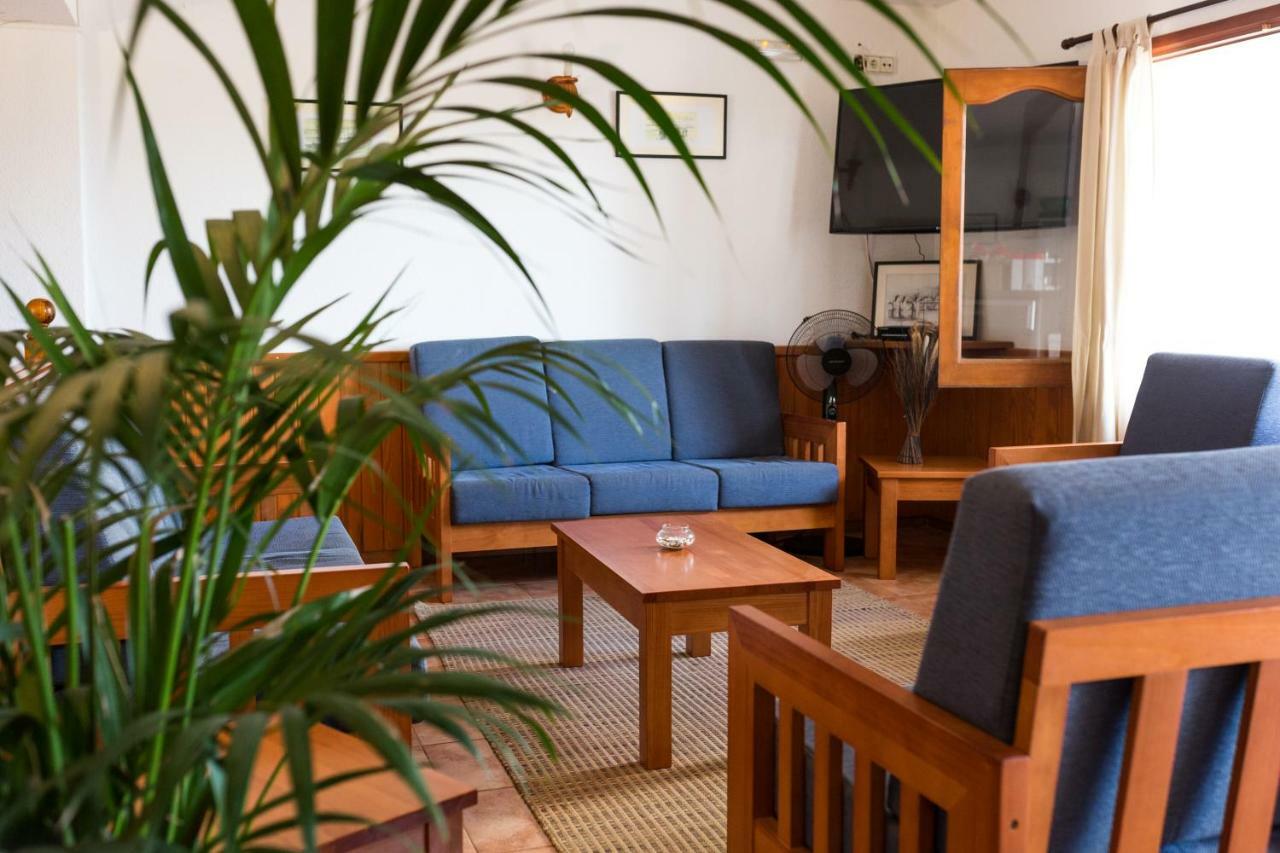 Hostal Cala Boix Es Cana Esterno foto